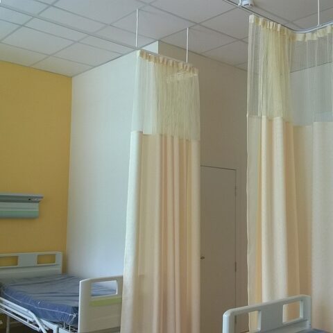 Пошив медицинских штор (зонирующих ширм и перегородок). Фотография #7