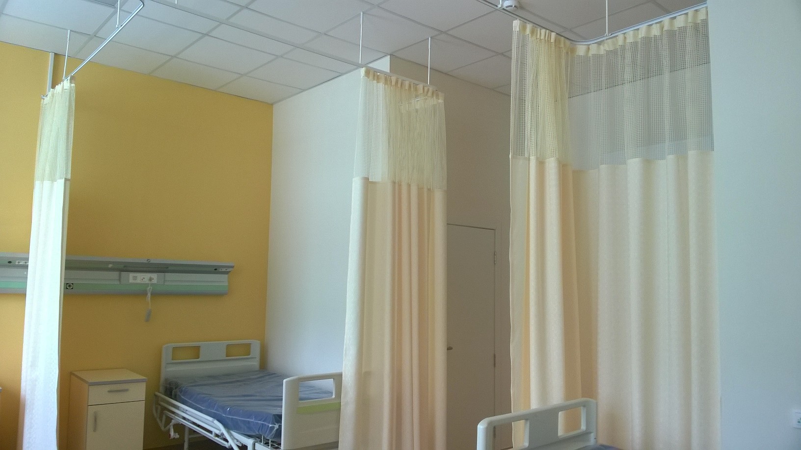 Пошив медицинских штор (зонирующих ширм и перегородок). Фотография #7
